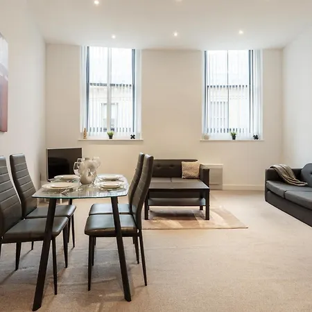 1 Bedroom - Centre Apartment, * Bradford (West Yorkshire)