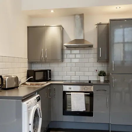 1 Bedroom - Centre Apartment, * Bradford (West Yorkshire)